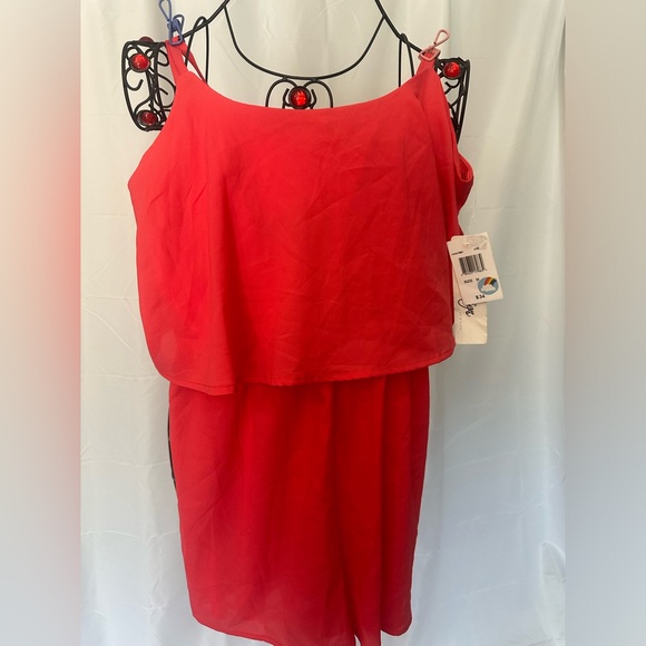 Romper new with tags size medium - Picture 2 of 6